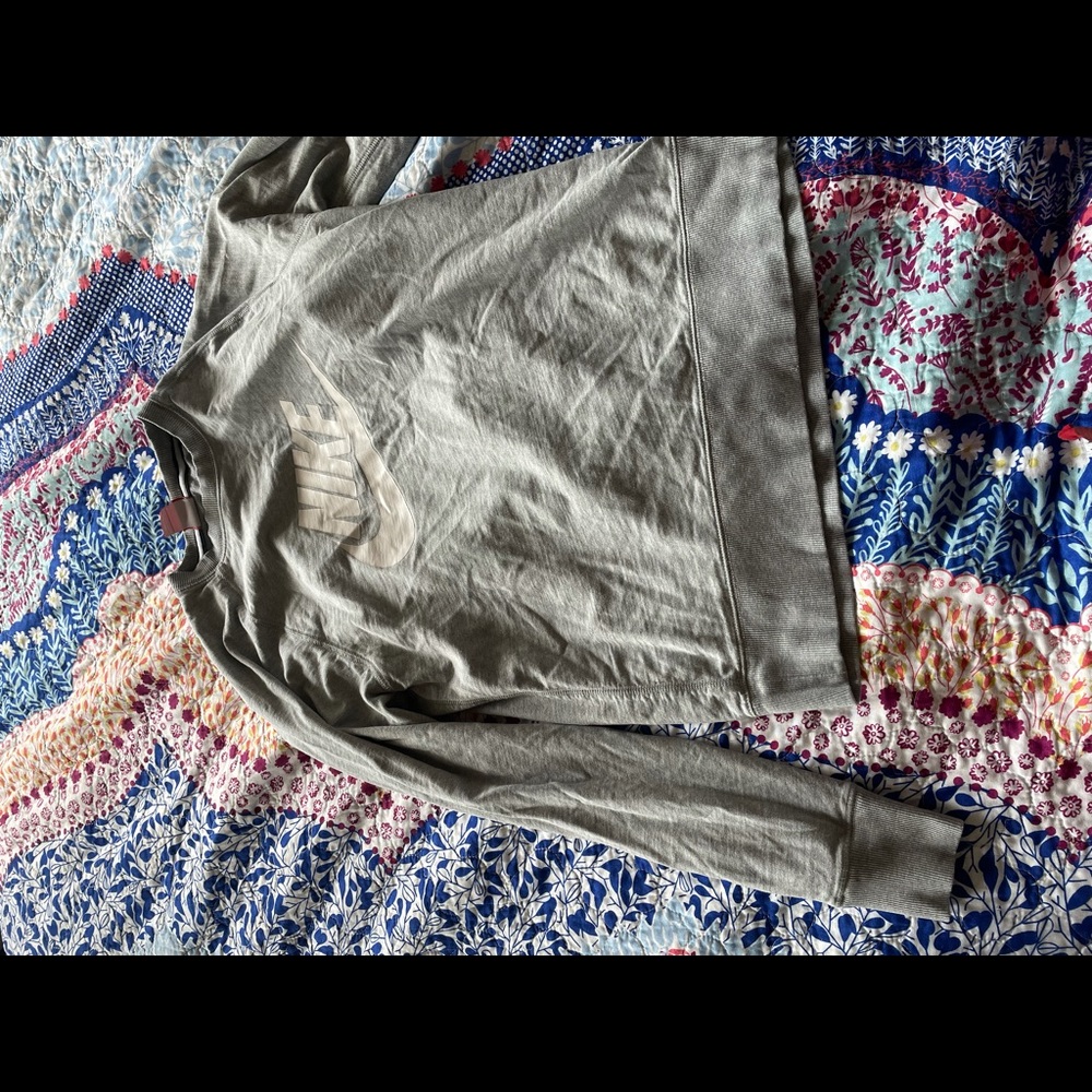 Grey comforter Nike sweatshirt